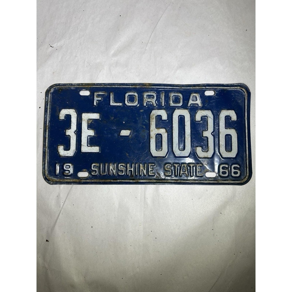 Vintage 1966 Florida Sunshine State Blue License Plate Tag 3E 6036 Gas Oil Metal